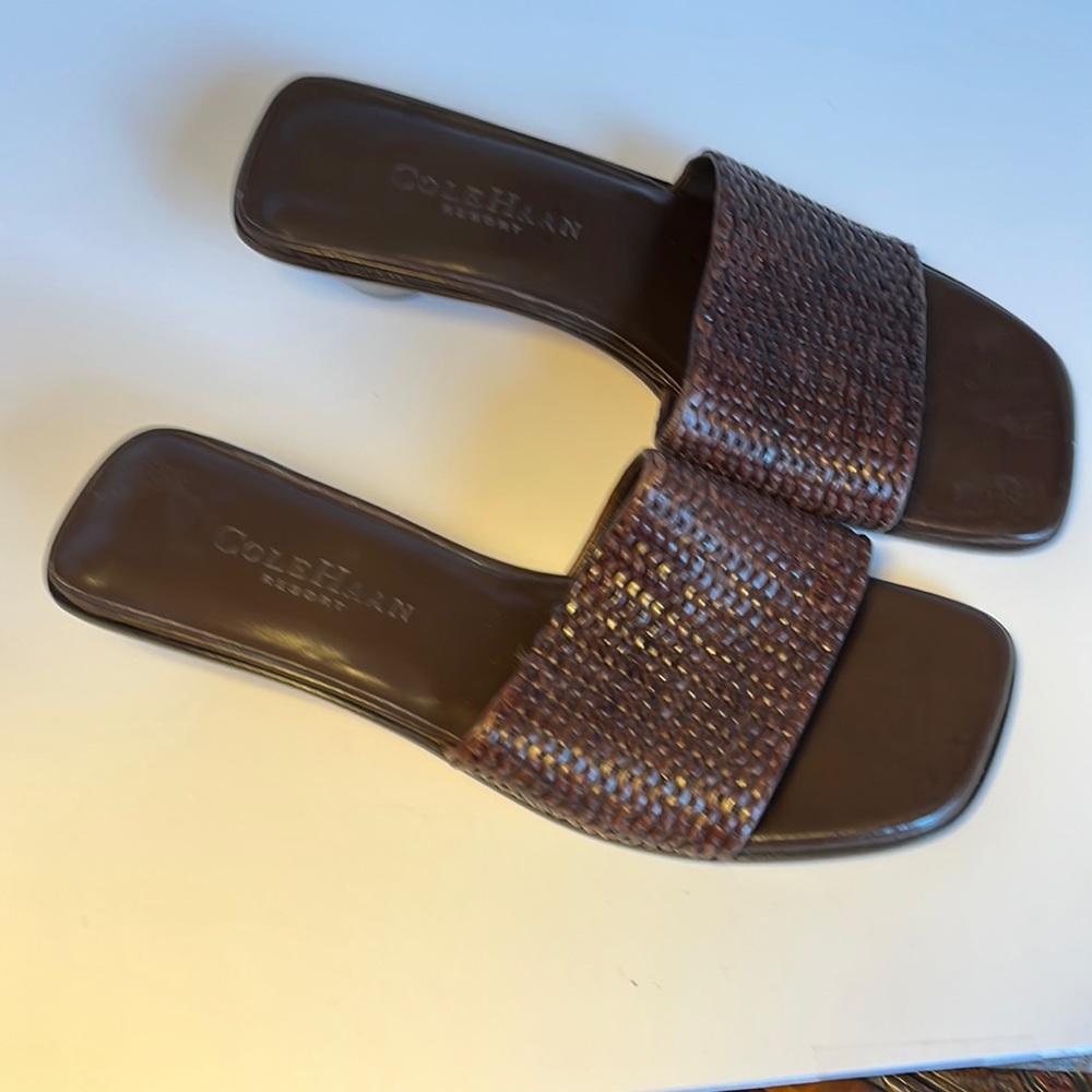 New Cole Haan Wonen’s leather weave sandals mules
